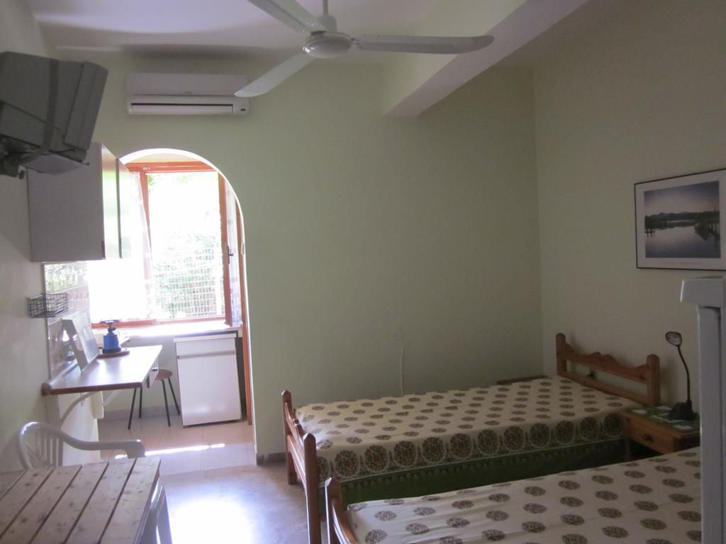 Tina Rooms Gialtra Стая снимка