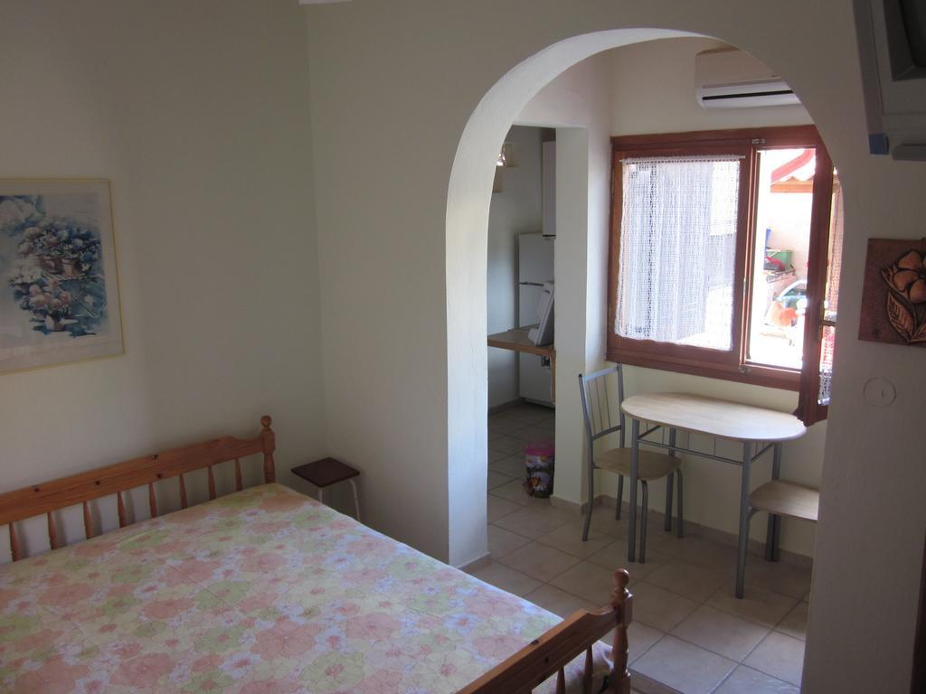 Tina Rooms Gialtra Стая снимка