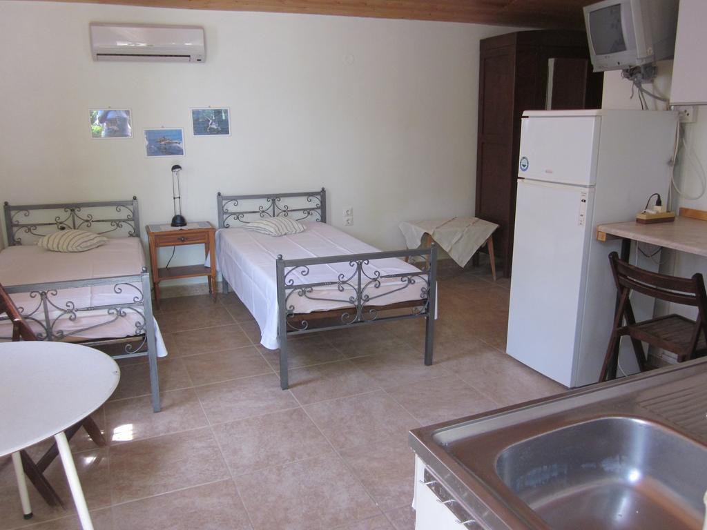 Tina Rooms Gialtra Стая снимка